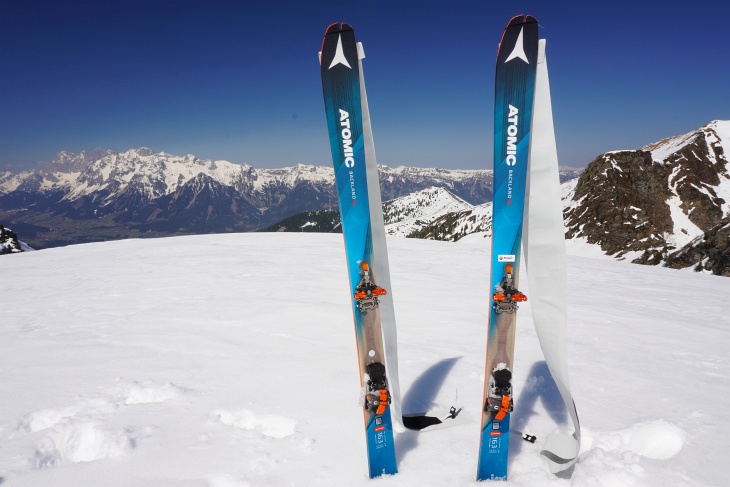 Ohne die "Leih-Ski" wäre die vielen Touren nicht möglich gewesen, nachdem meine eigenen Felle bei den mehrfachen Wiederaufstiegen pro Tag nicht mehr halten wollten (so nosse Felle sind scho a Luada ;-).